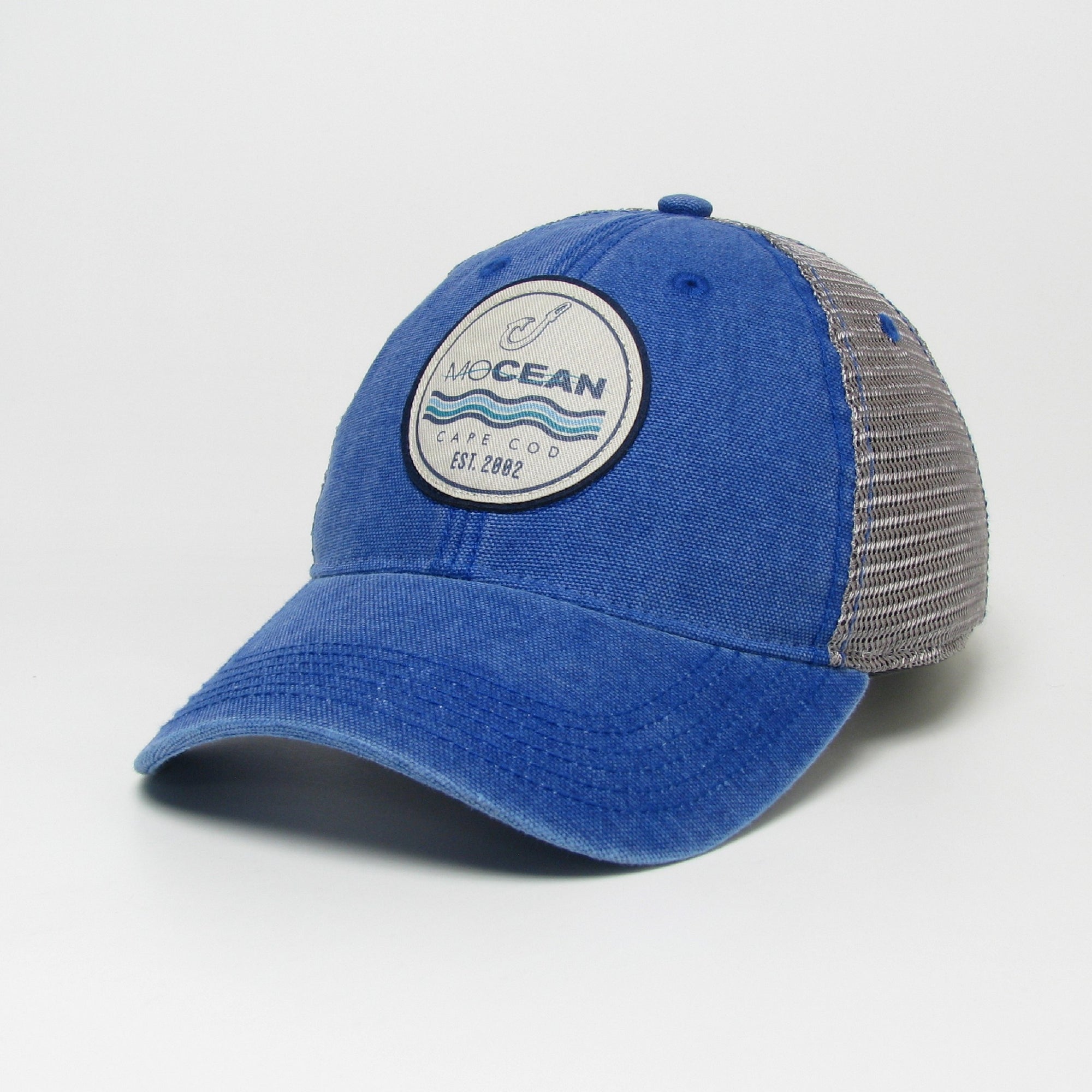 Medallion Hook & Wave Trucker